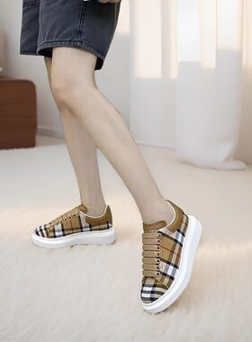 女装秋季新款英伦风经典格纹2025系带增高休闲耐磨潮流情侣款板鞋