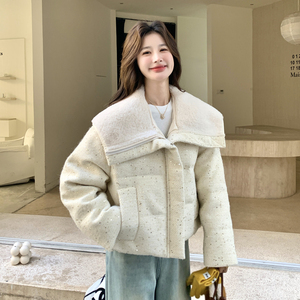 羊羔毛翻领白色短款亮片羽绒服女冬超火好看高级小众加厚保暖外套图片
