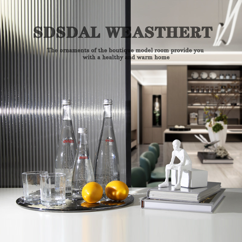 现代简约轻奢艺术人物雕件样板房间样板间evian矿泉水套装饰摆件