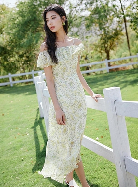 衣香丽影绿色碎花吊带连衣裙女2025年秋装新款度假风超仙沙滩裙子