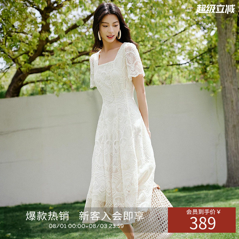 衣香丽影重工白色蕾丝绣花连衣裙女2026夏装新款法式方领中长裙子