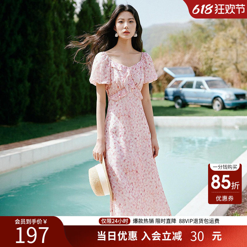 衣香丽影碎花连衣裙女2026夏装帕斯蒂尔风度假风裙子
