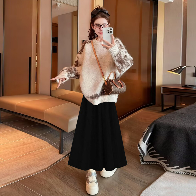 孕妇冬天百搭长袖毛衣裙慵懒上衣