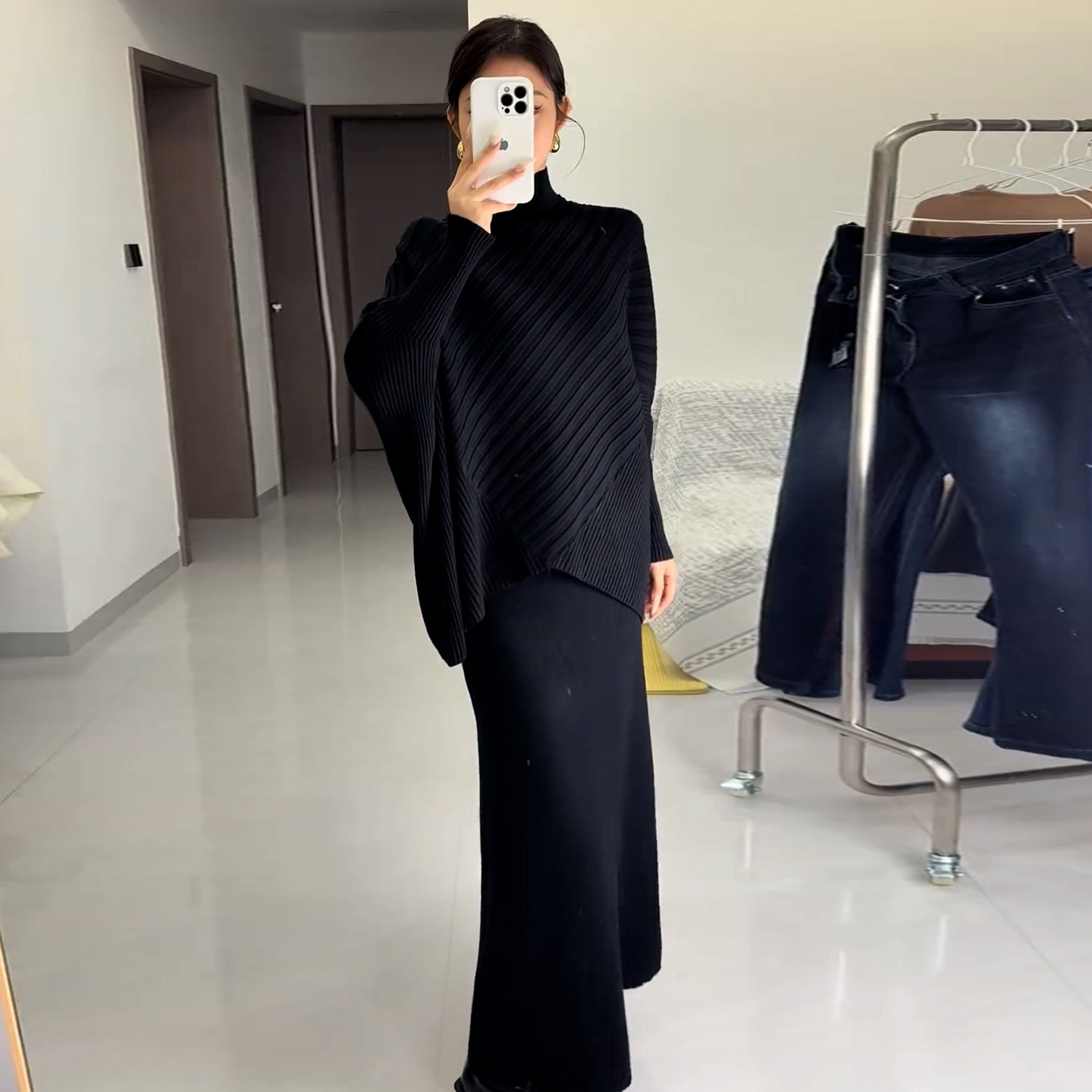 高级感孕妇秋冬装高领斗篷毛衣上衣时尚大码显瘦针织裙子孕妈穿搭