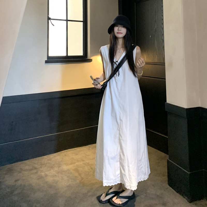 孕妇夏季纯色极简牛仔连衣裙穿搭图片