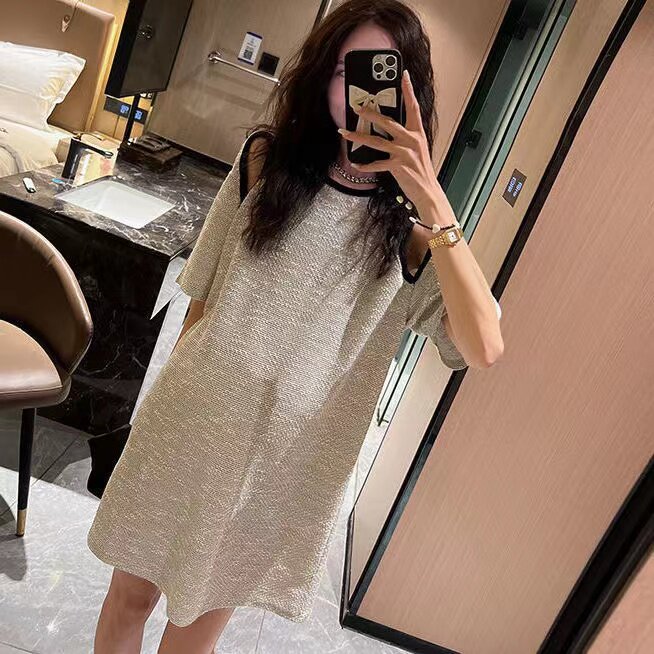 孕妇T恤连衣裙宽松遮肚外穿网红新款设计感露肩a字裙小香风衬衫裙
