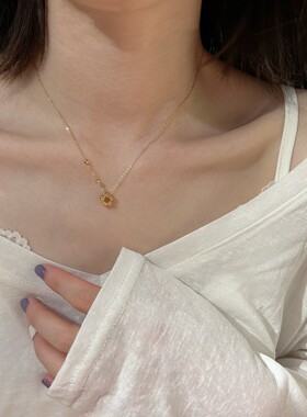 钛钢项链 8660金色花朵小桃花镂空五叶花锁骨链轻奢不掉色ins小众