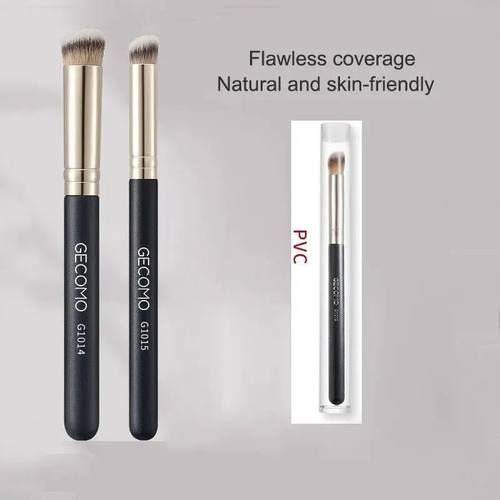 Angled Partial Concealer Brush Covers Facial Blemishes And A