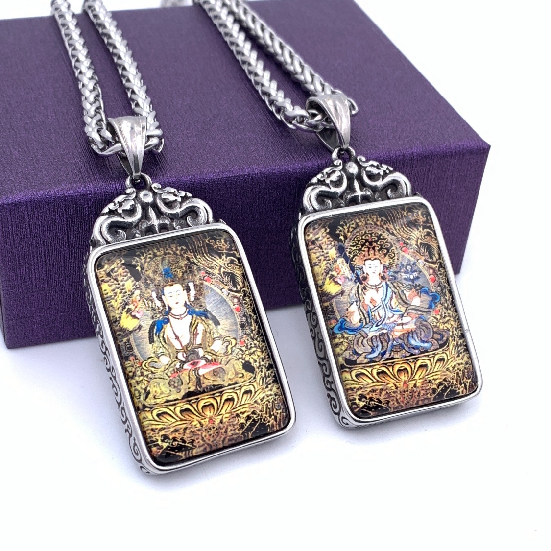 新款十二生肖守护神国风双面彩绘唐卡吊坠钛钢项链男女潮时尚挂饰
