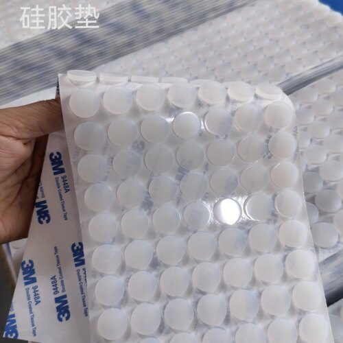 厂家直供非标定制超值圆柱形硅胶垫半透本色带胶硅胶脚垫减震垫片