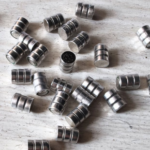 AG3纽扣电池弹弓激光红外线灯瞄准镜电池LR41三颗连组转转笔电子