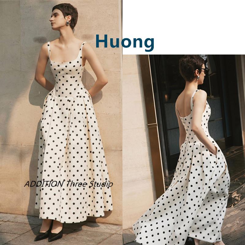 越南小众 Huong 25春季新款复古赫本风波点收腰口袋吊带连衣裙女