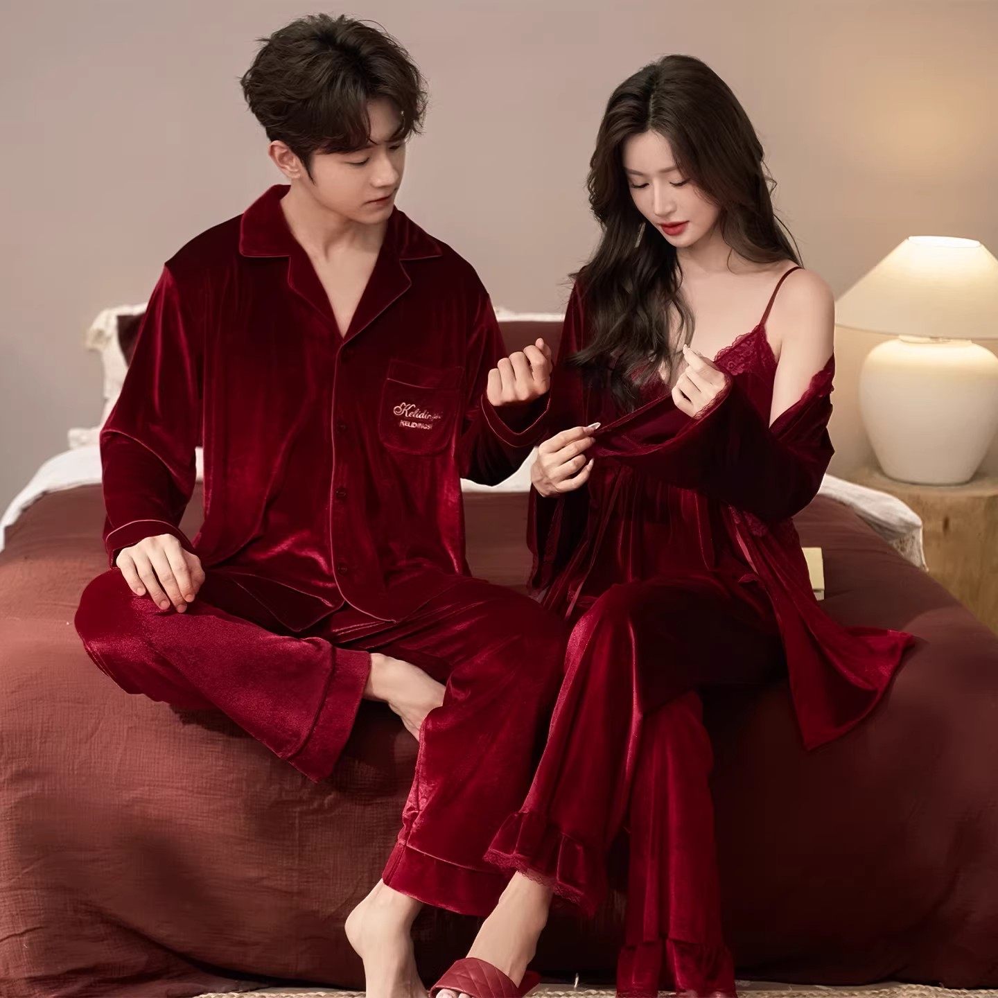 三件套金丝绒情侣睡衣女红色结婚新婚新郎新娘本命年家居服男套装