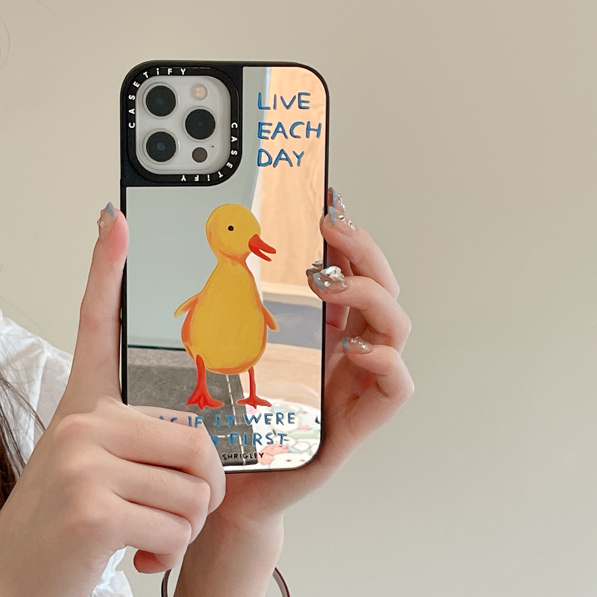 CAS卡通可爱小黄鸭镜面适用苹果15Pro新款防摔iPhone14Promax手机壳CASE明星同款12promax潮11/13pro保护套