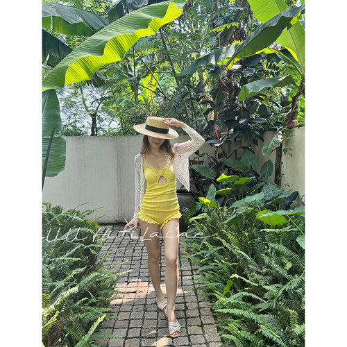 UU//小清新泳衣女2026新款连体甜美露背绑带大学生长袖罩衫泳装