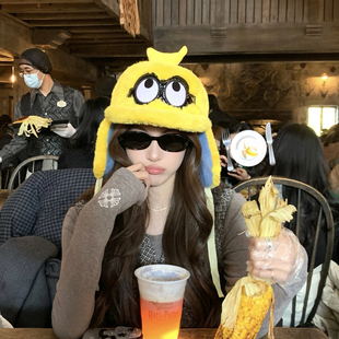 搞怪小黄人毛绒护耳雷锋帽女冬季可爱显脸小加绒保暖防寒飞行帽子