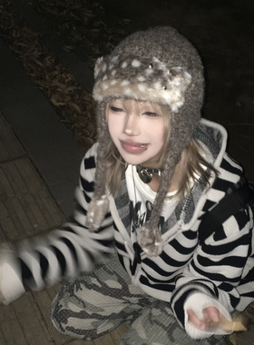 原创自制y2k亚文化铆钉护耳雷锋帽子女秋冬季保暖百搭套头帽冷帽