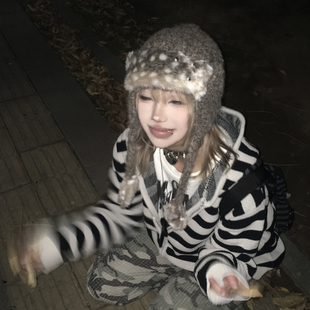 原创自制y2k亚文化铆钉护耳雷锋帽子女秋冬季保暖百搭套头帽冷帽