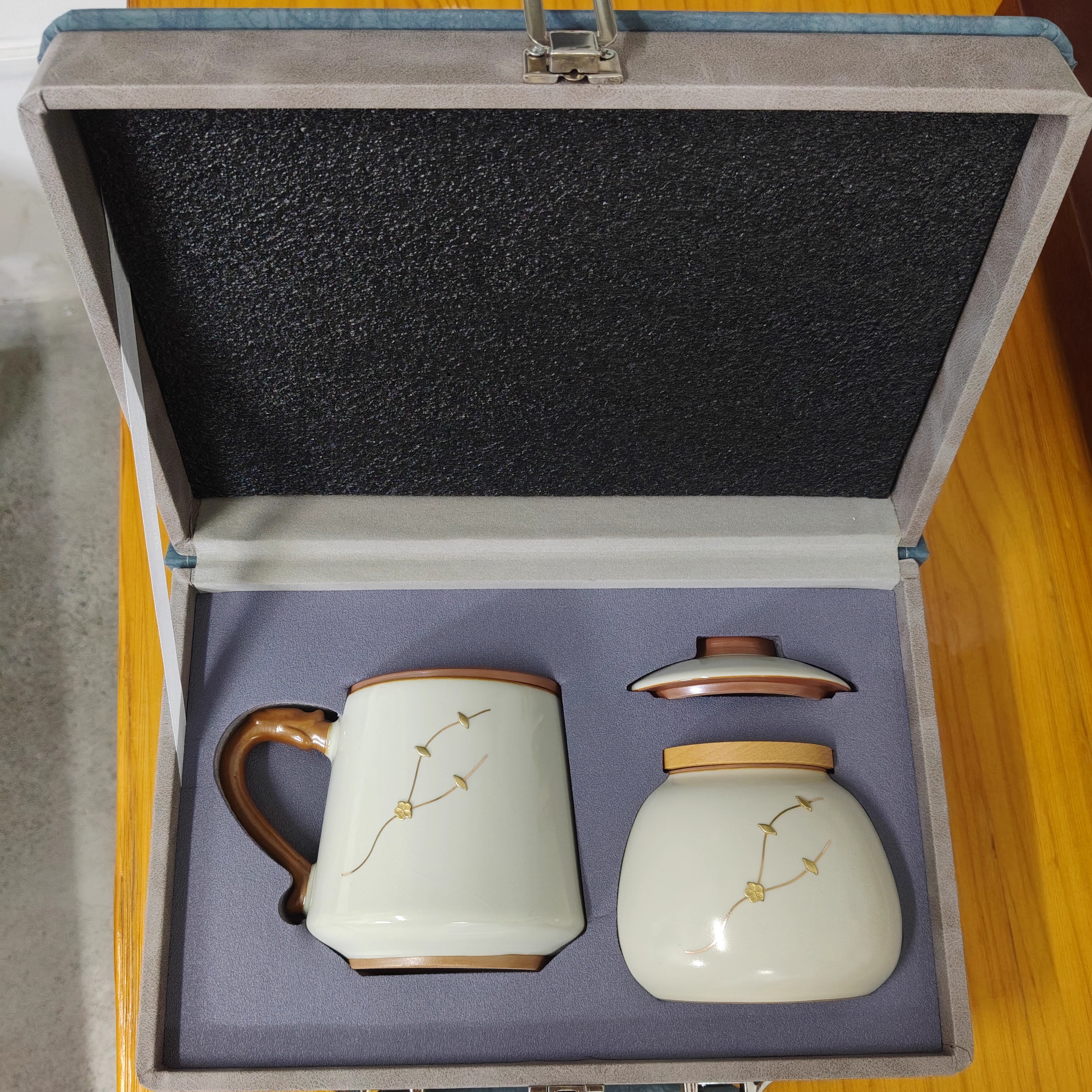 高档锔钉汝窑办公水杯套装