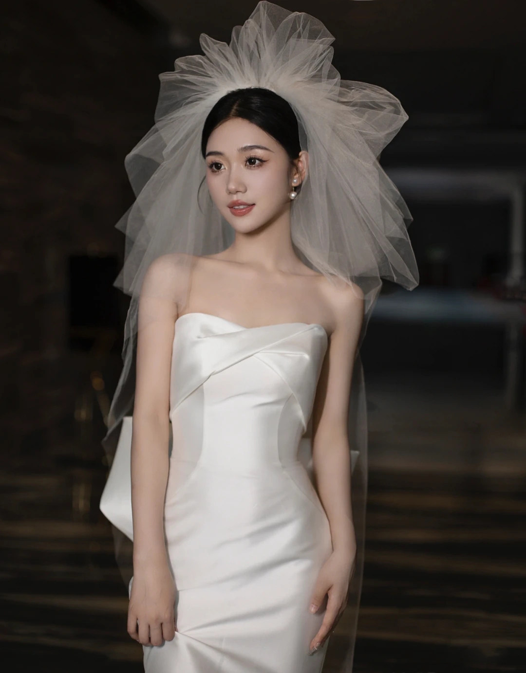 法式高档新娘蓬蓬纱公主婚礼唯美时尚气质头纱网红结婚纱拍照道具