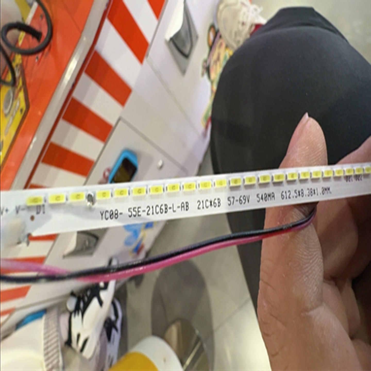 55寸游戏机广告机YC08-55E-21C6B-R/L-AB 21C*68 57-69V屏62V-69V