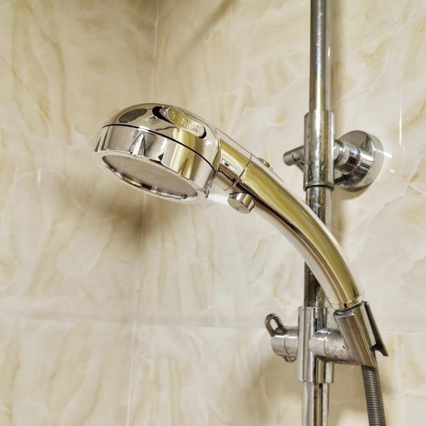 花酒加压带开关三档沐浴头手持式套装浴霸莲蓬头超强家用淋雨,家装主材,花洒/龙头阀芯,淘宝优惠券,粉丝福利购,淘宝优惠卷