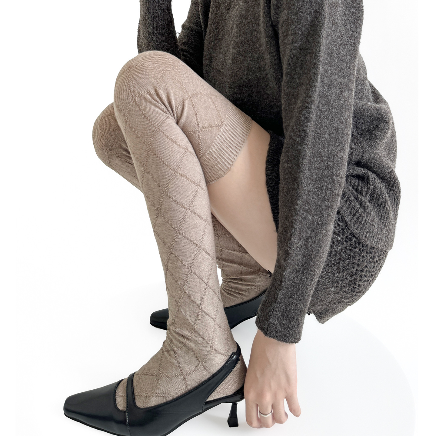 日系jk长筒菱形格提花袜子女棉质ins 百搭灰色高筒袜菱格咖色腿袜