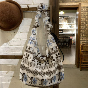 冬季费尔岛毛绒包~2025新款学院风抽绳可调节拉链单肩斜挎包