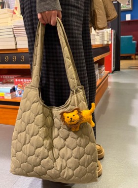 【豆沙包】早八人的托特包～夹棉软敷敷羽绒包！巴恩风复古豆沙绿