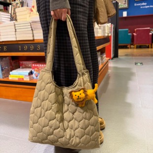 【豆沙包】早八人的托特包～夹棉软敷敷羽绒包！巴恩风复古豆沙绿