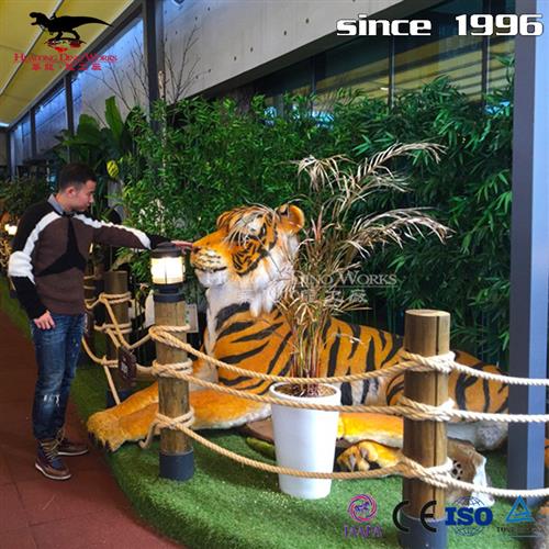 室内动物园场景仿真机械电动老虎模型工厂定制现场设计森林布景