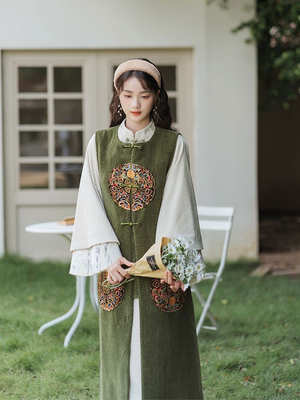 新中式套装日常汉服马甲改良旗袍女中国风倒大袖秋冬长连衣裙