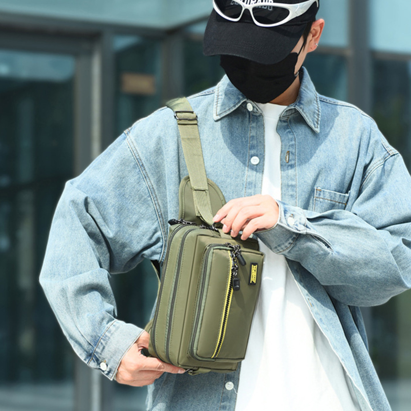 男士防水大容量多隔层斜挎腰包