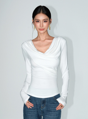 NEVA HU 可拆卸链条丨荡领褶皱针织上衣女设计感收腰长袖打底衫