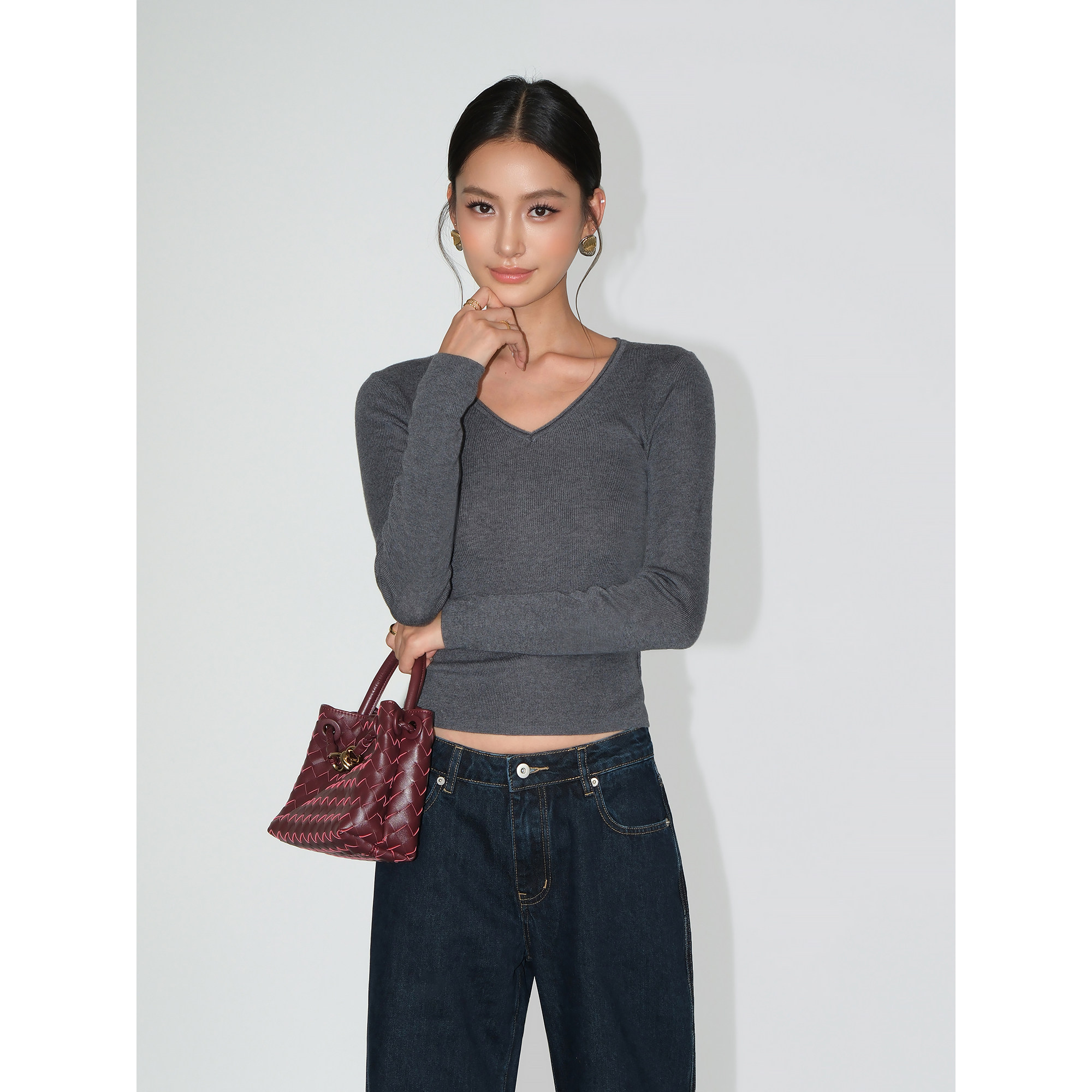 NEVA HU 内搭好手 黑色极简V领针织打底衫女长袖修身显瘦内搭上衣