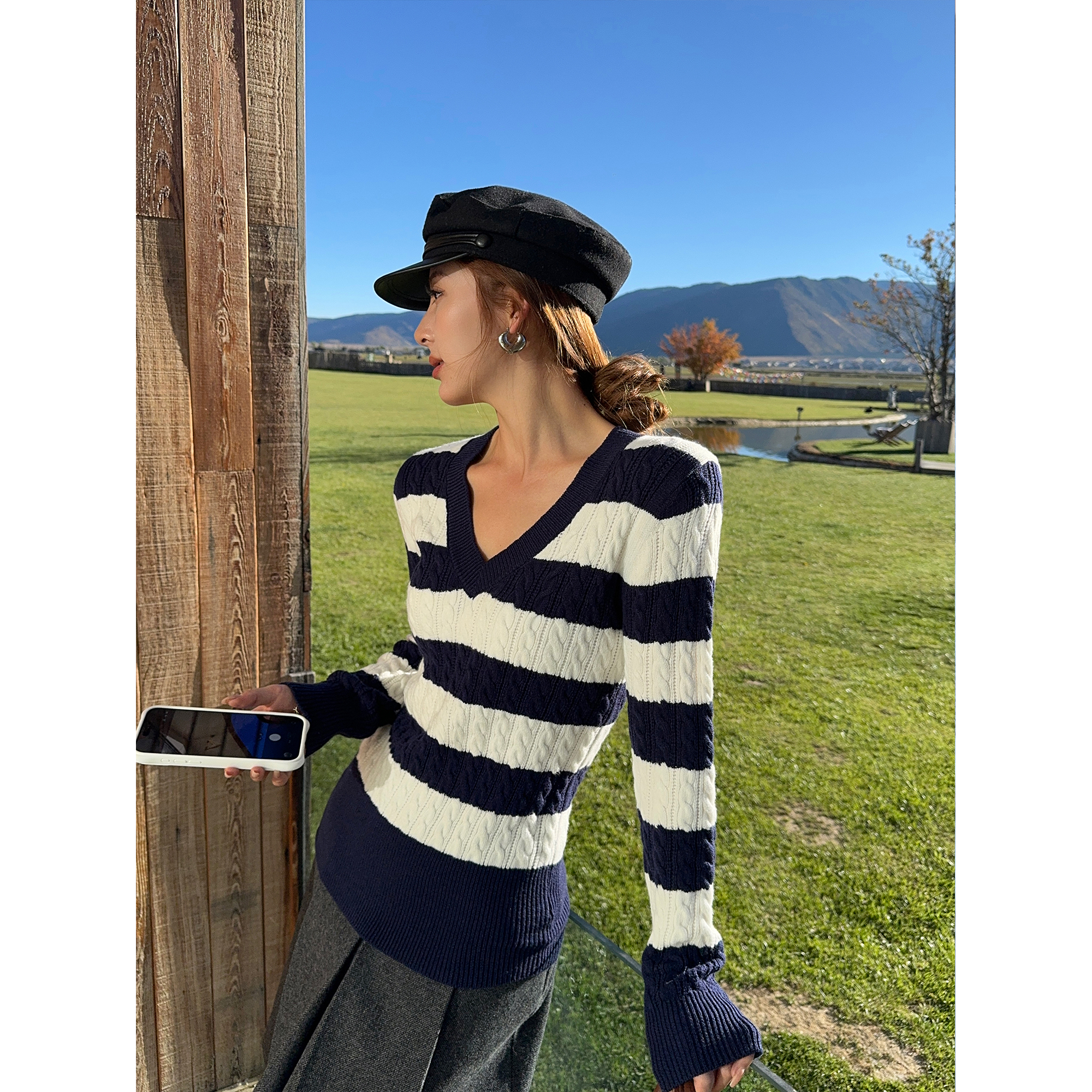 NEVA HU 简约引力 复古麻花v领毛衣女撞色条纹针织衫修身内搭上衣