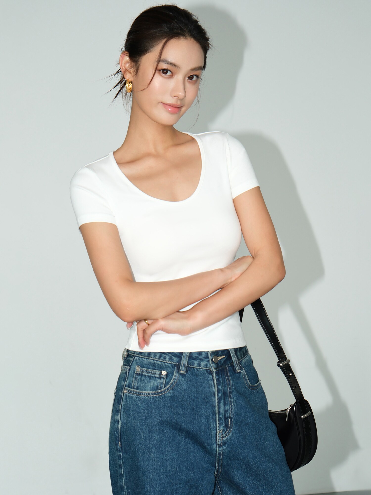 thumbnail for NEVA HU white U-neck short-sleeved shoulder T-shirt women's spring and summer new slim slimming inner base shirt top
