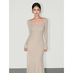 针织连衣裙女修身 NEVA 气质v领长袖 淡人美学 显瘦垂感打底长裙