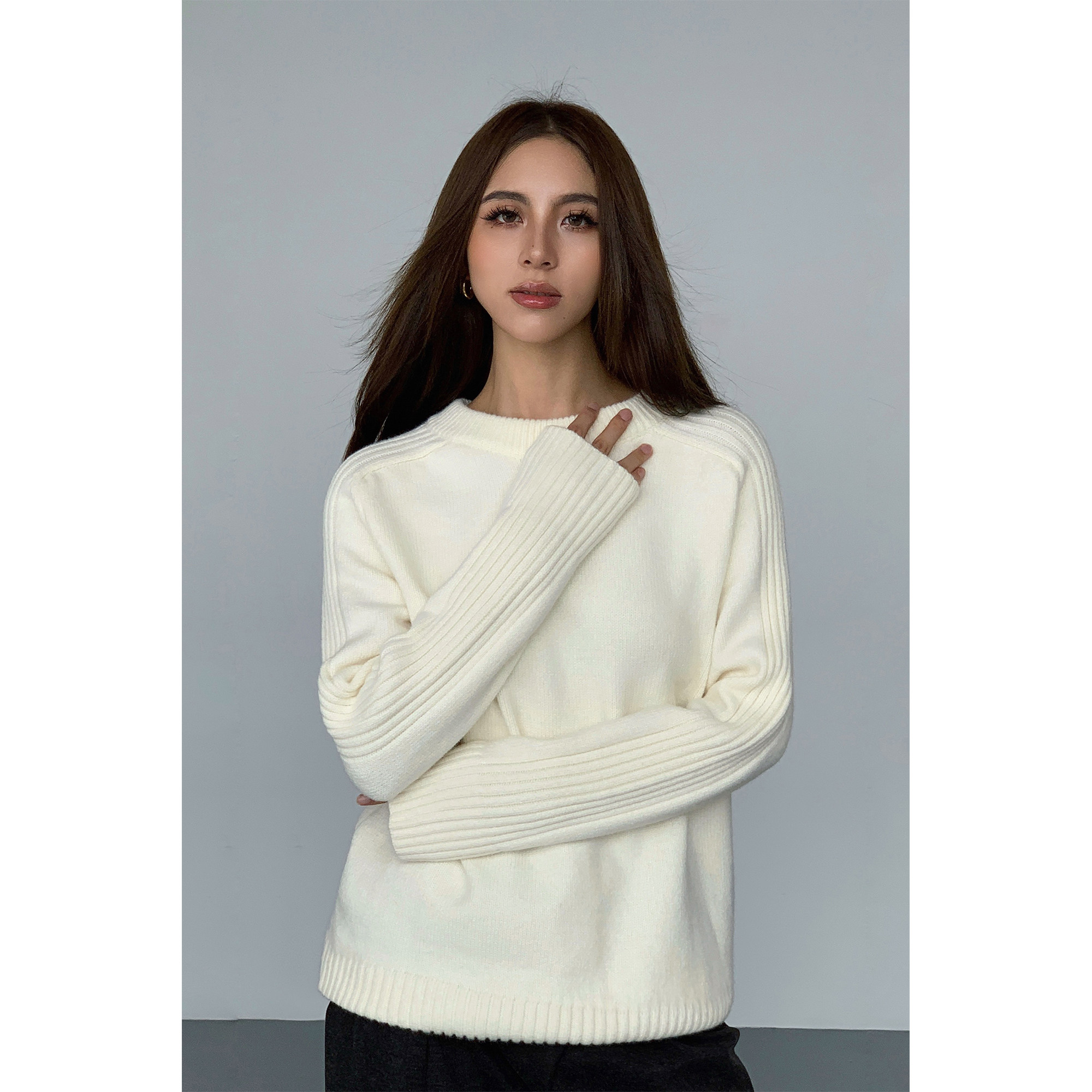 NEVA HU 白色圆领毛衣女宽松休闲秋冬新款韩版长袖百搭套头针织衫