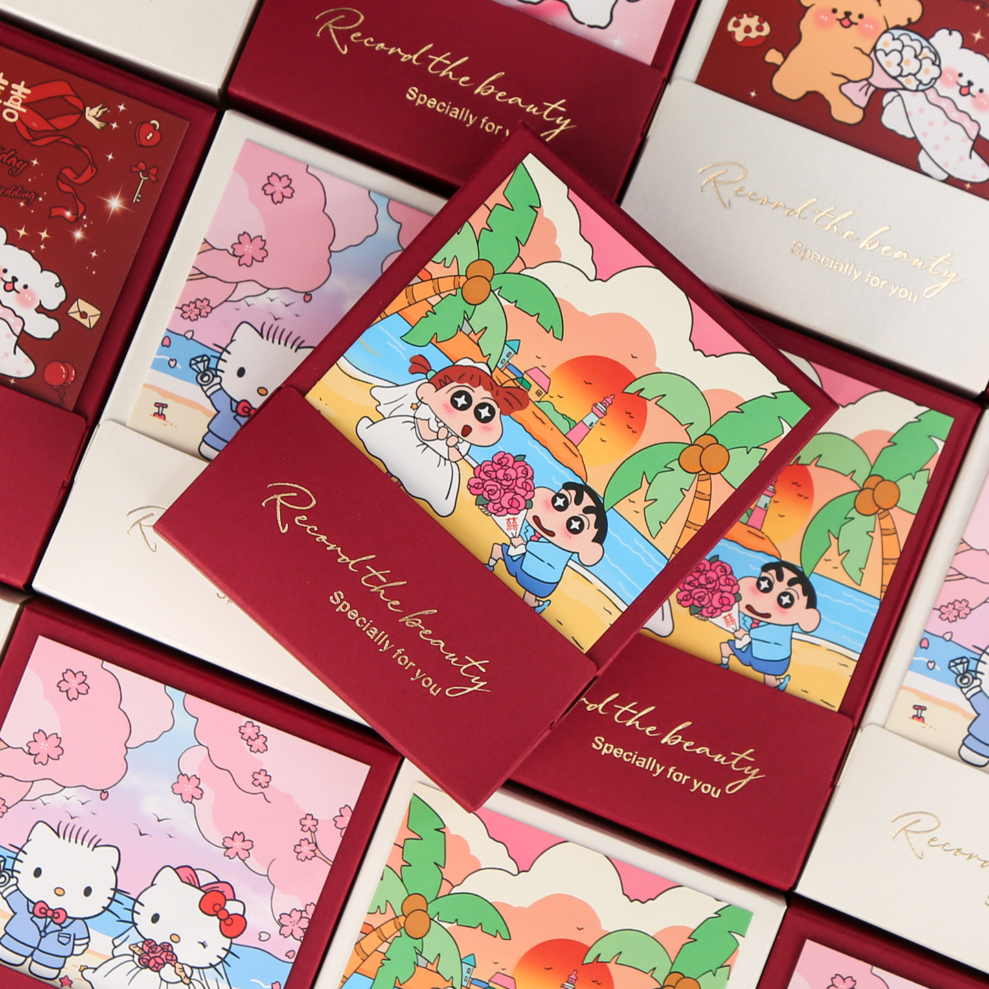 新款hellokitty喜糖盒可爱卡通蜡笔小新喜糖盒子结婚创意桌糖果盒