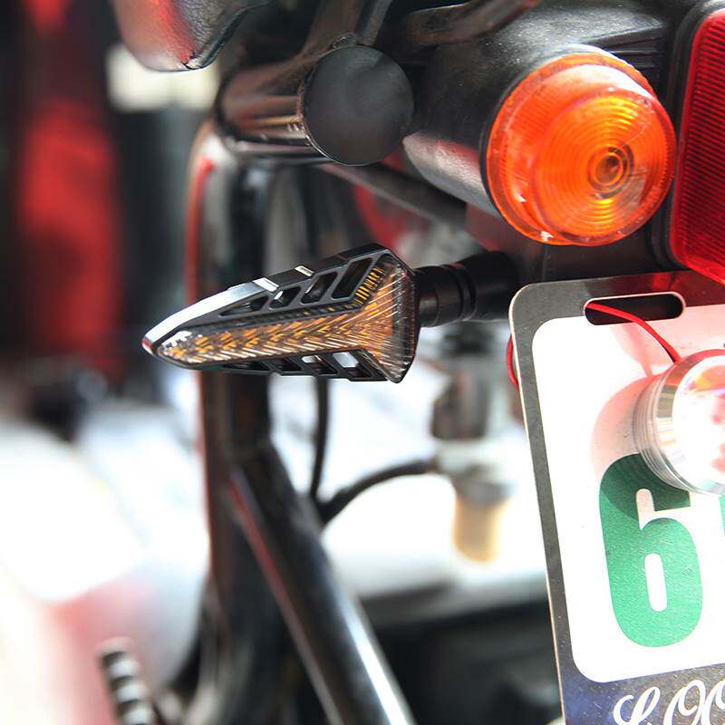 流星拐弯流水闪灯 摩托车12v转向灯 改装led超亮防水地平线方向灯