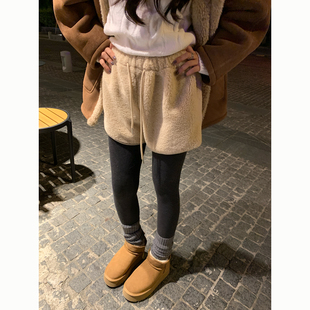Peanut 花生糖 软糯松紧腰羊羔毛短裤冬季新款小众设计感毛绒裤