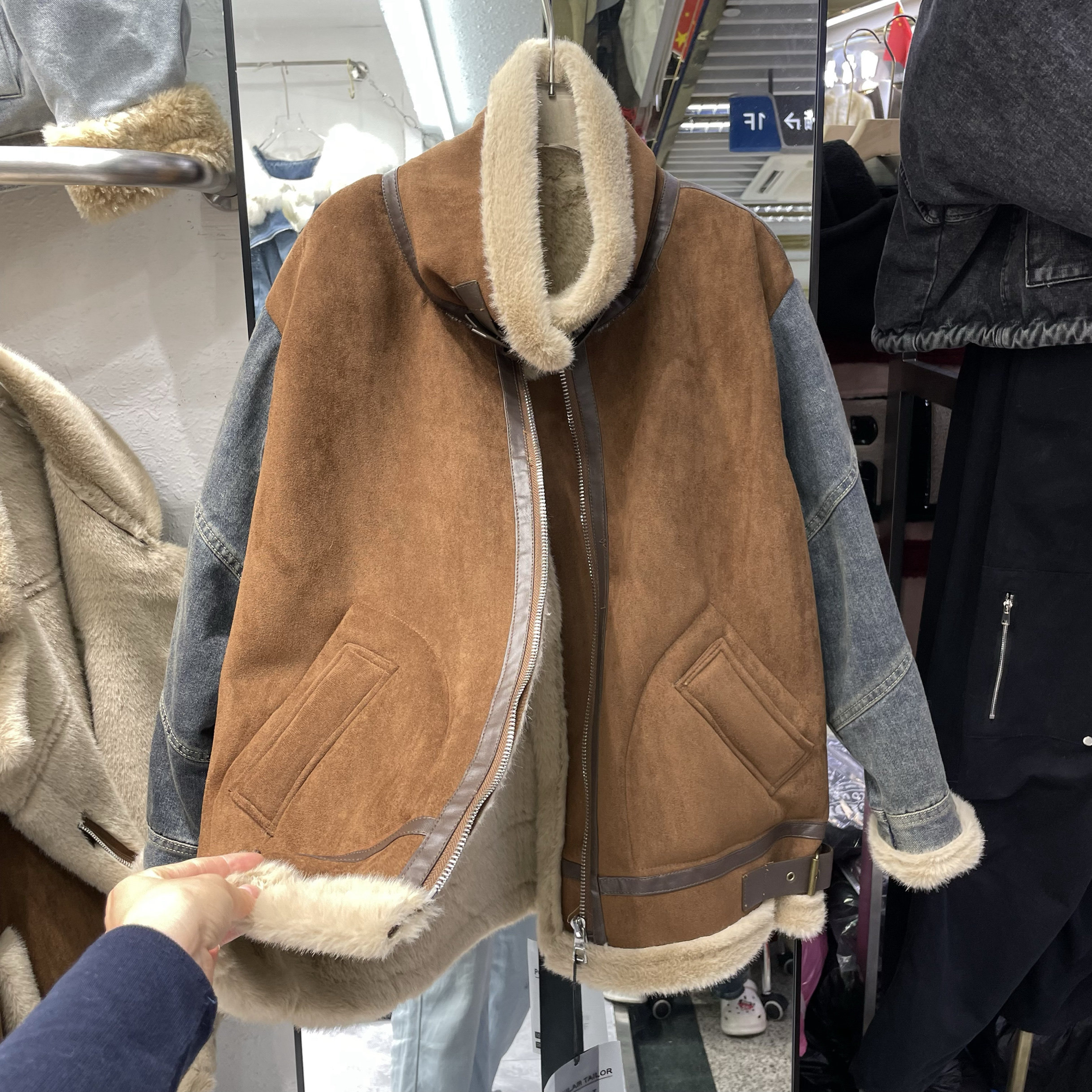 皮毛一体加厚羊羔毛外套女秋冬季美拉德风加绒保暖机车服夹克大衣