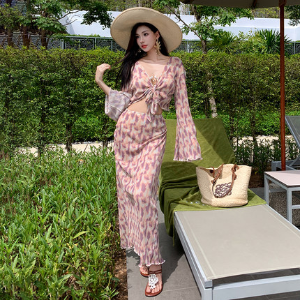 新款比基尼四件套高级感遮肉显瘦性感聚拢度假海边三亚温泉泳装女