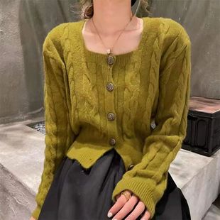 针织开衫 复古高级感方领粗麻花毛衣女秋冬宽松小众ins别致短款 潮