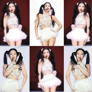 新款打歌服jennie同款珍珠挂脖白色重工上衣百褶纱裙爵士舞蹈服