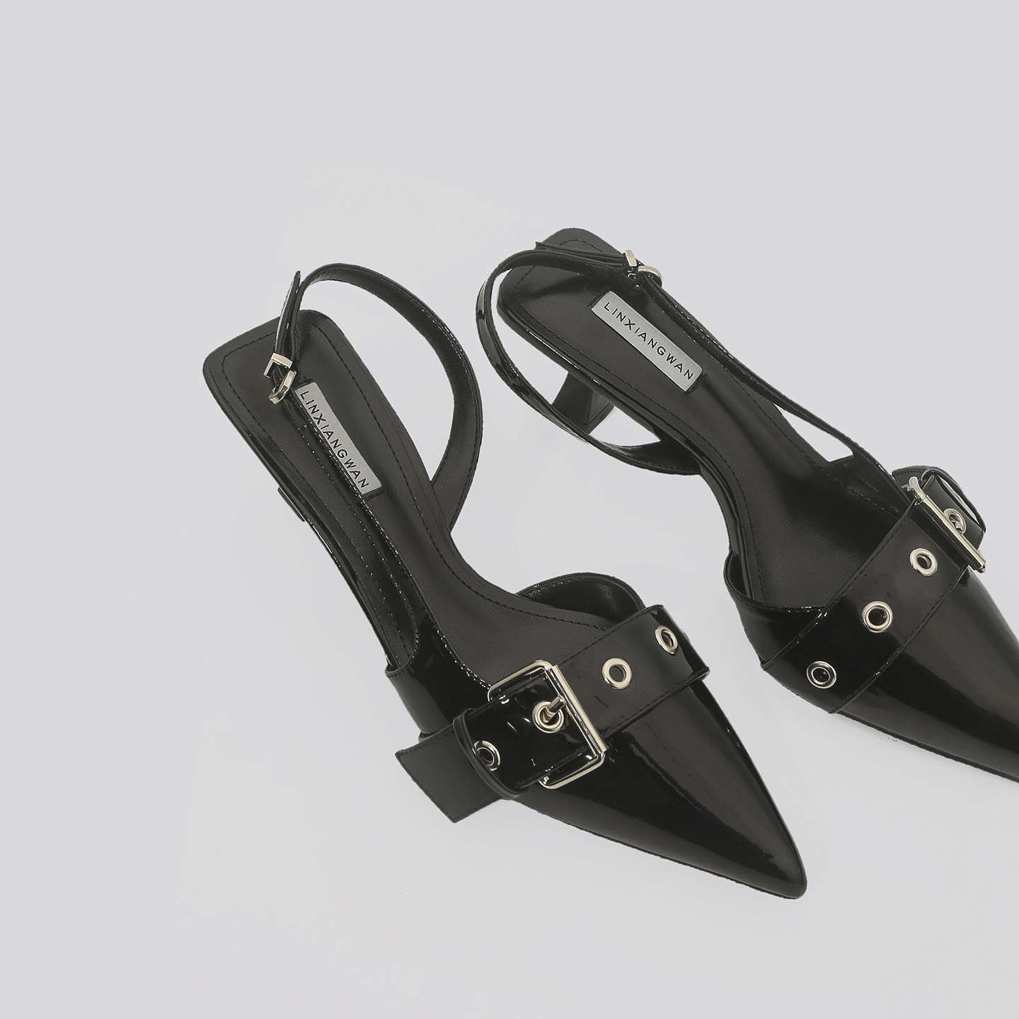 林向晚 韩系欧尼~黑色高跟鞋设计感朋克金属风皮一字扣带铆钉凉鞋