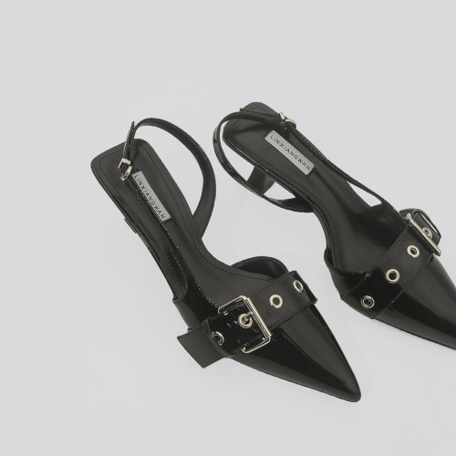 林向晚韩系欧尼朋克金属风凉鞋