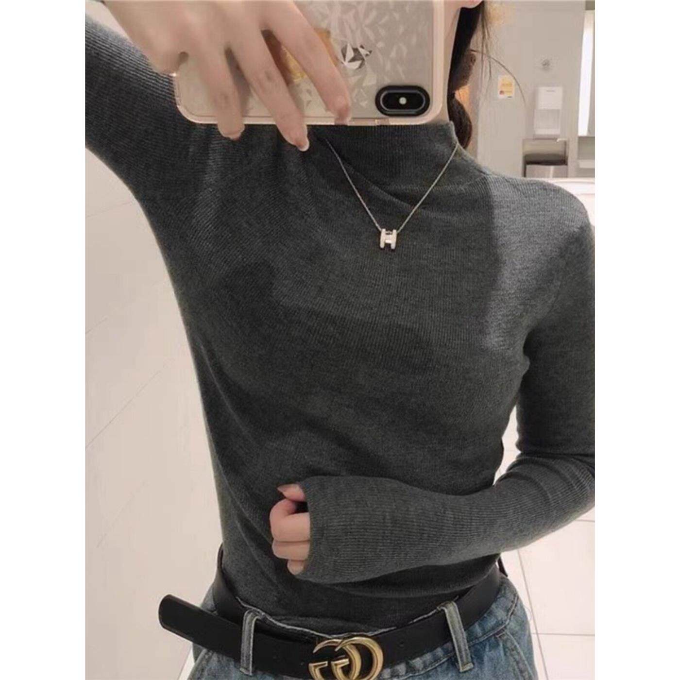 半高领深灰色针织秋冬女底衬衫，显瘦的外观和优雅的右肩毛衣搭配