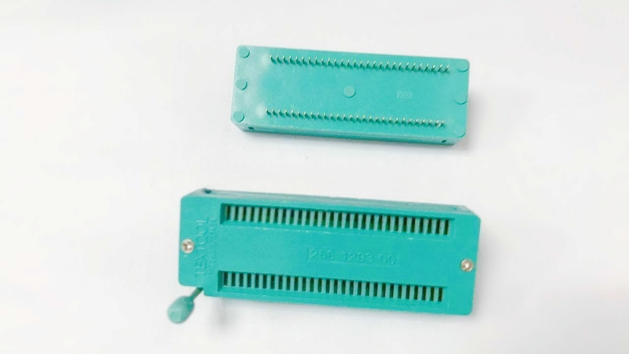 厂家直销 IC 测试座 1.778间距 锁紧双列 测试座 密脚型 28P窄体